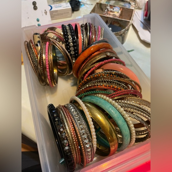 Y2k One Size Bracelets. THEY DONT NOT OPEN!!!! - Picture 4 of 4